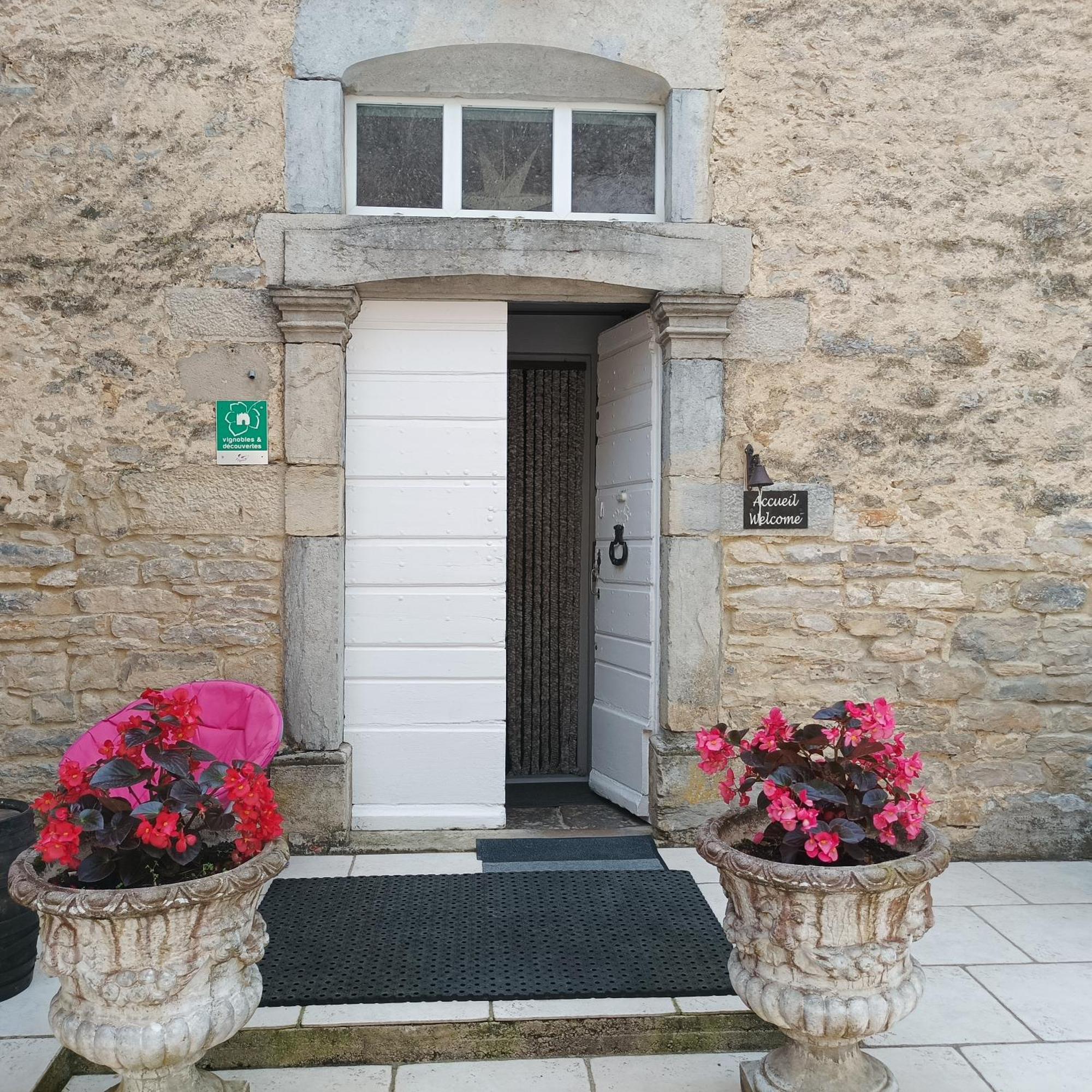 Maison D'Eusebia Château-Chalon Exteriör bild