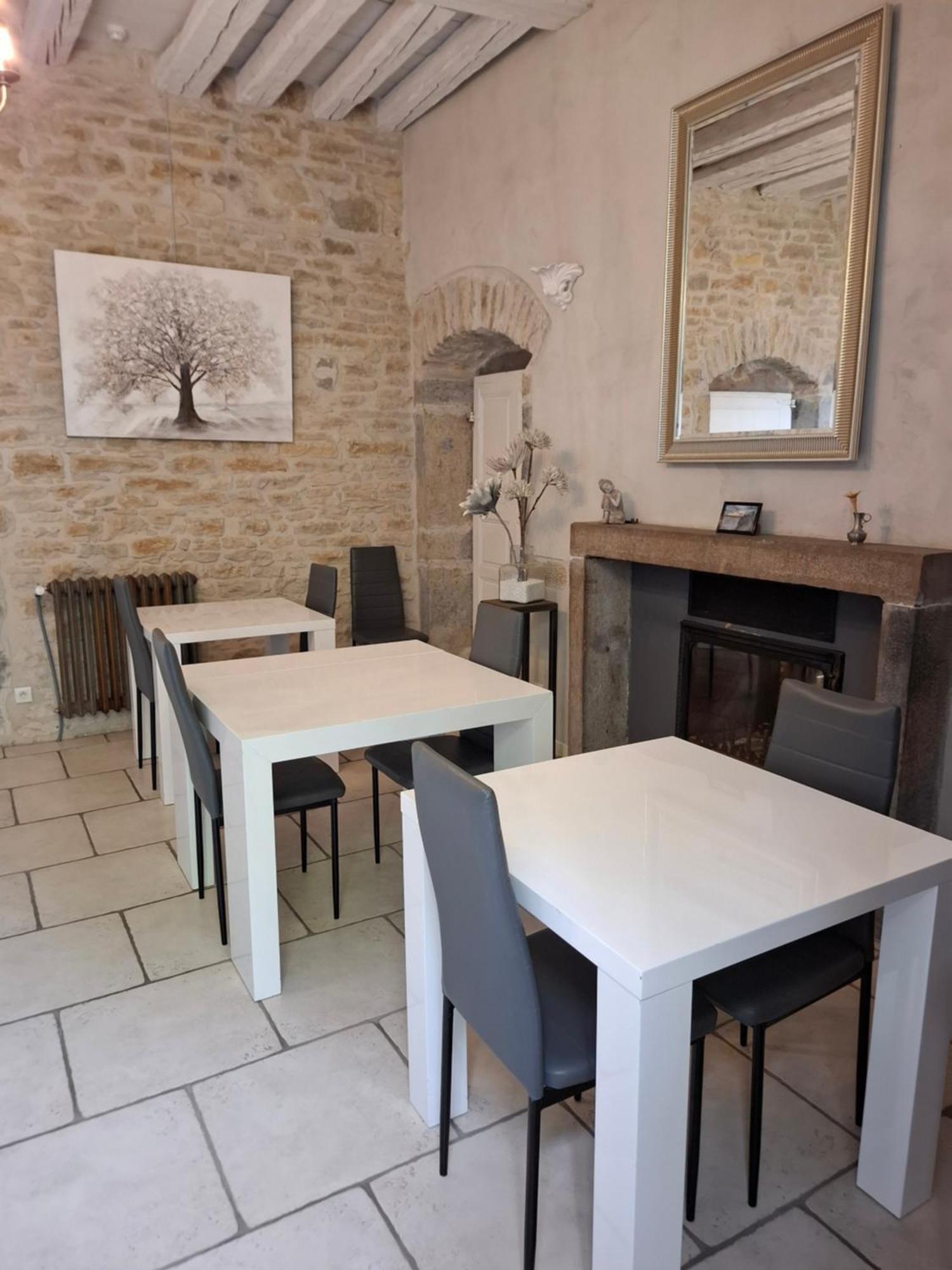 Maison D'Eusebia Château-Chalon Exteriör bild