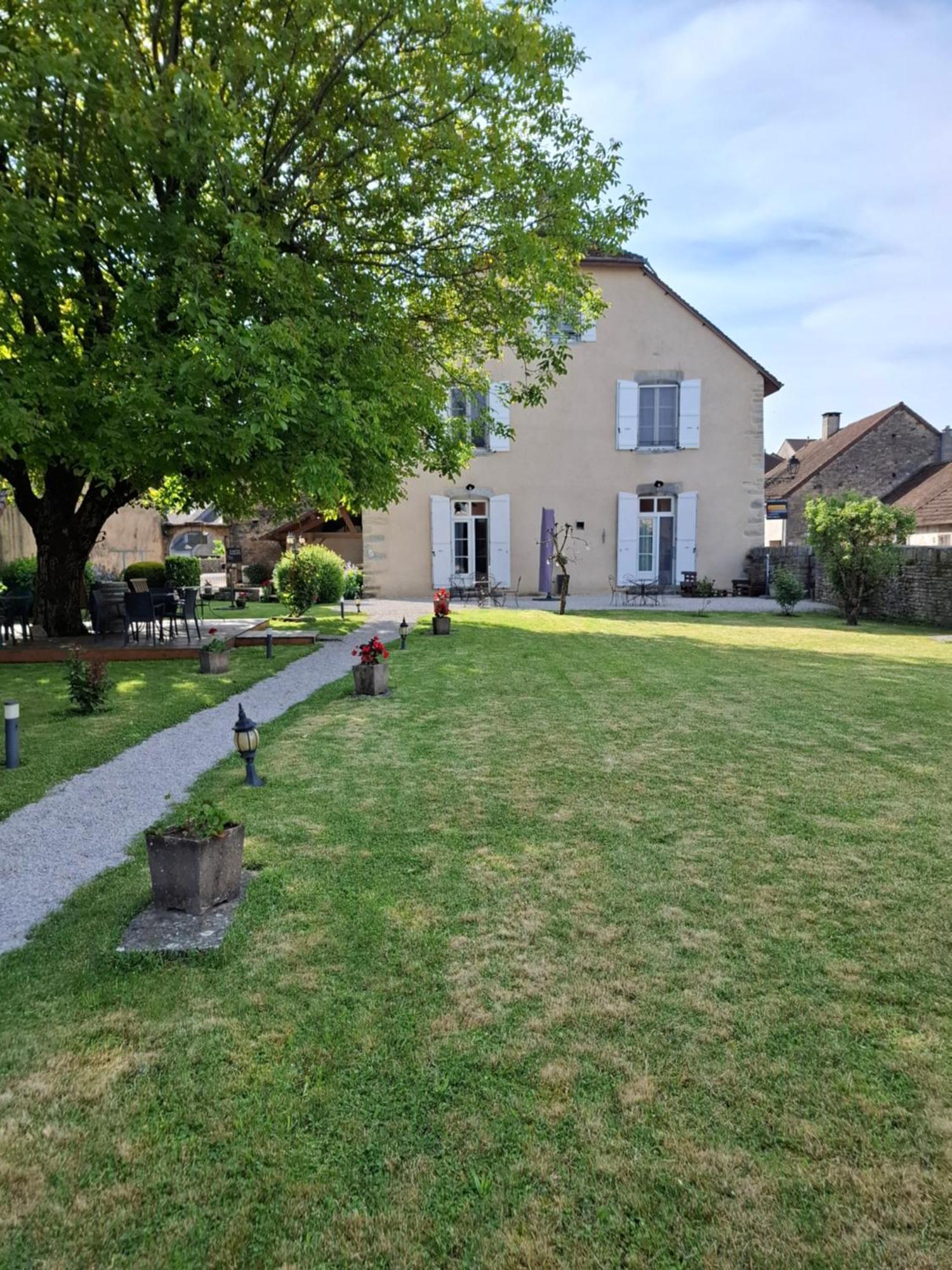 Maison D'Eusebia Château-Chalon Exteriör bild