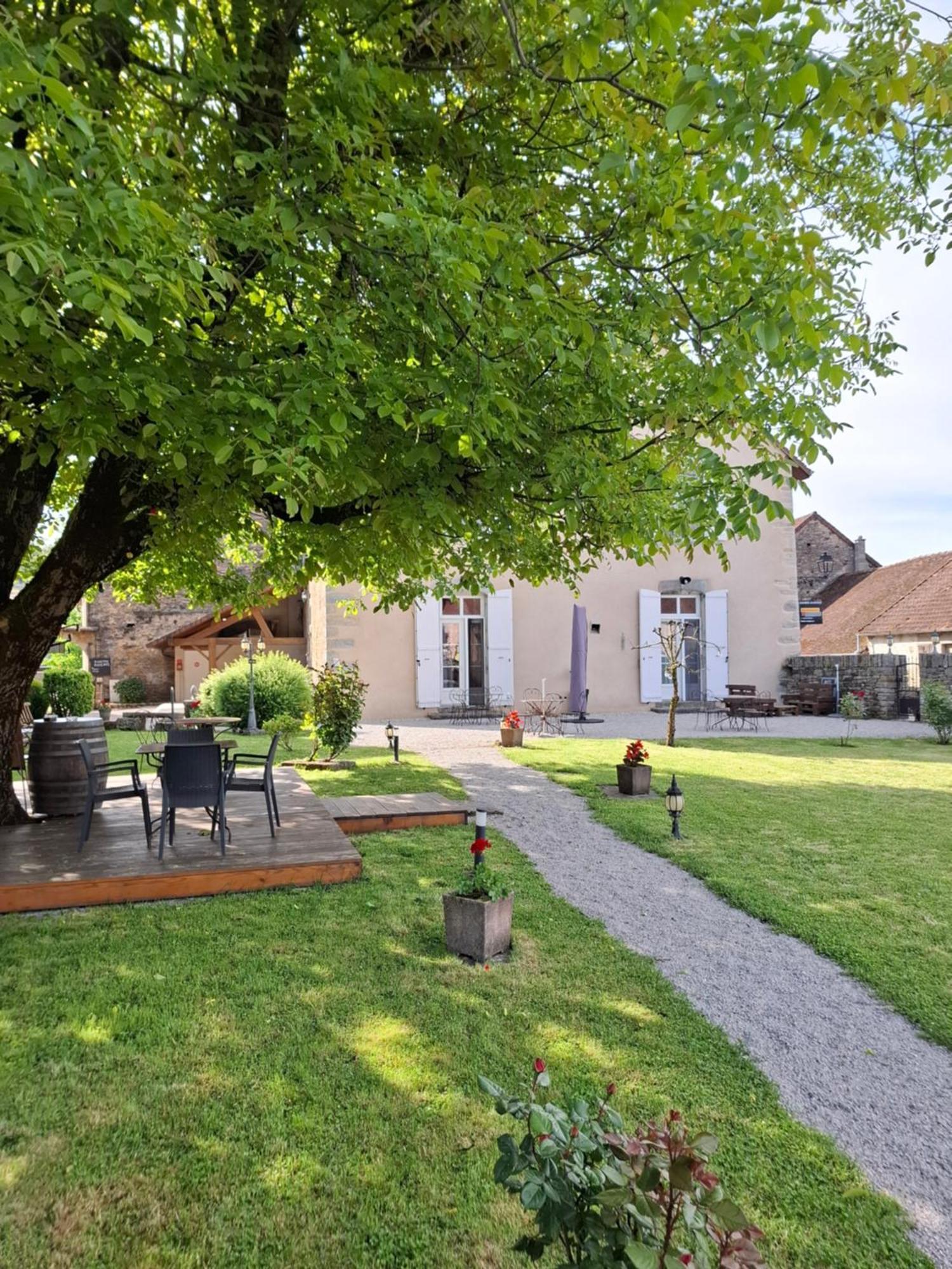 Maison D'Eusebia Château-Chalon Exteriör bild